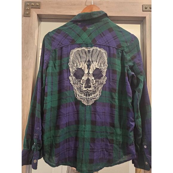 Bethany Mota Tops - Skull plain flannel. Bethany mota